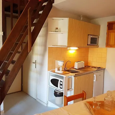 Proche Du Centre Commercial Des Capellans Joli T2 Mezzanine Avec Parking - 4oli76 *